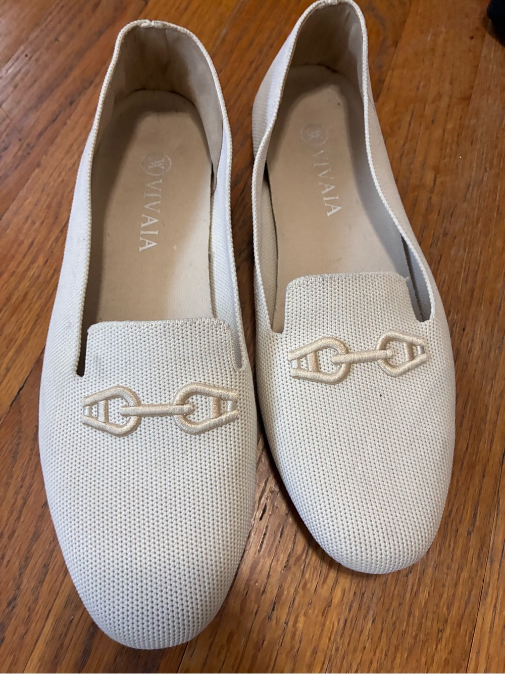Vivaia Eillen Round-Toe Embroidered Flat Loafers size 10